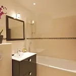 Le California Apartment *