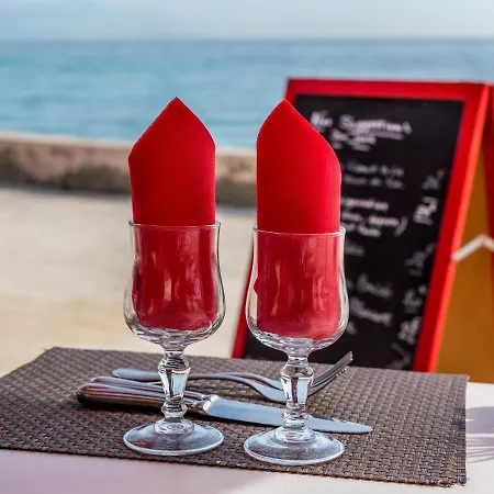 Le California Апартаменти